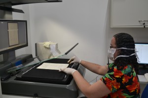 O Centro conta com scanners para digitalização de documentos
