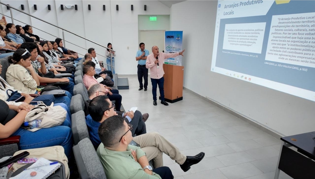 Os coordenadores do PPGCTIA estiveram presentes no “Mês da Pesquisa” da Universidade Estatal de Milagro