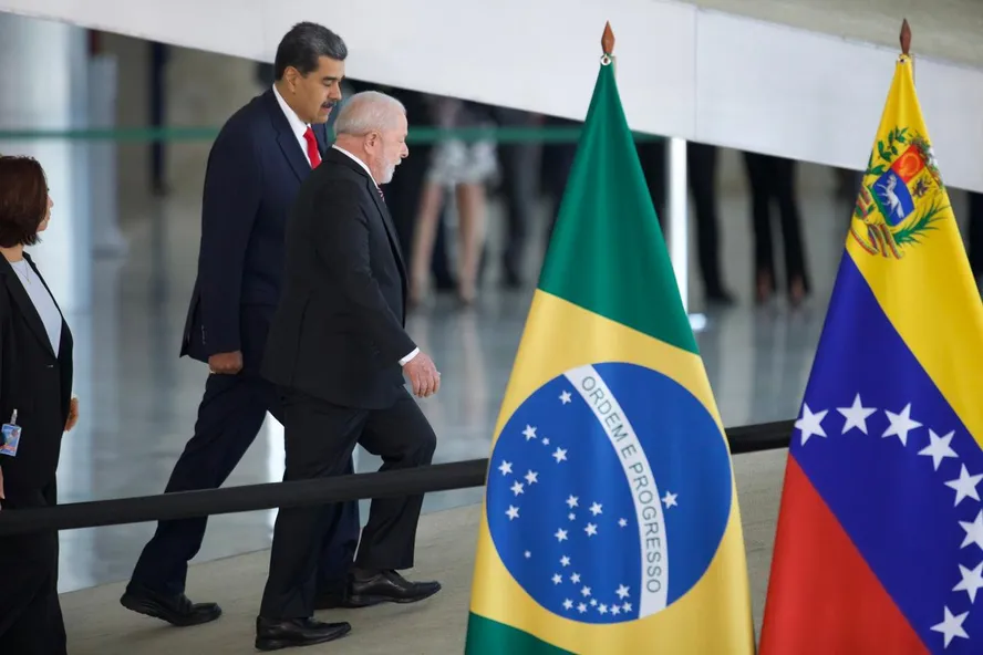 Lula e Maduro no Palácio do Planalto: relação mais distante Foto: Brenno Carvalho  / Agência O Globo