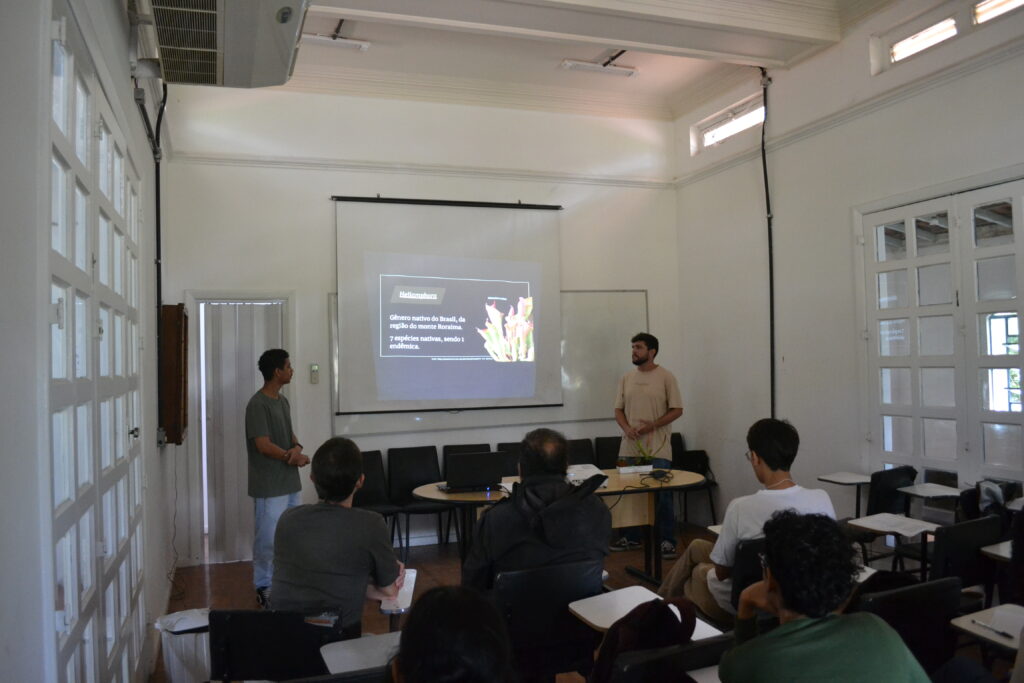  “Predadores verdes: biologia e cultivo de plantas carnívoras”