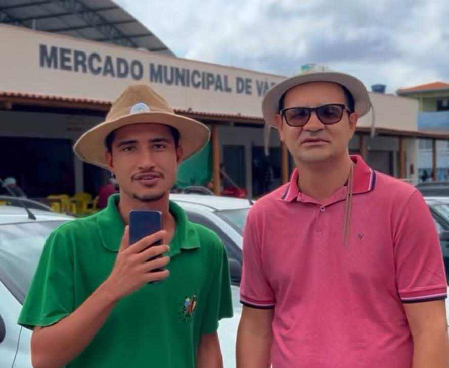 Nelson Francisco acompanhado do prefeito de Várzea da Roça (foto: print Instagram)