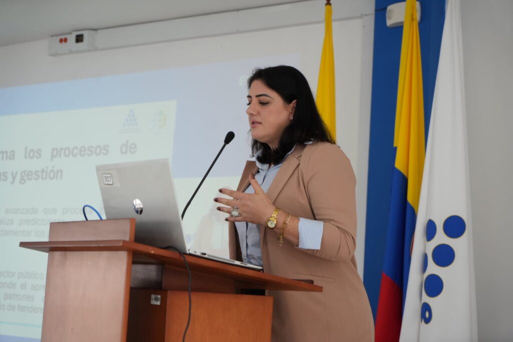 Professora Alessandra Cassol participa da Semana de Internacionalização 2025 na Colômbia (foto: divulgação)
