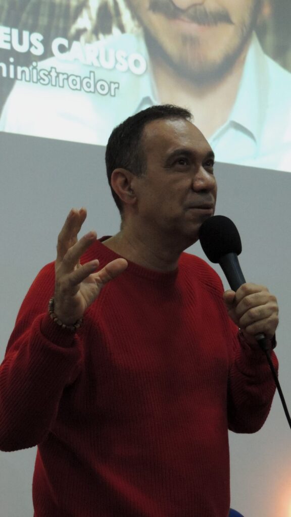 CULTURA EM FOCO | A oficina “Jornalismo como agente ativo na formação de público e no estímulo ao consumo cultural” abriu o último dia da 8ª Semana Acadêmica de Jornalismo da UFRRJ. 