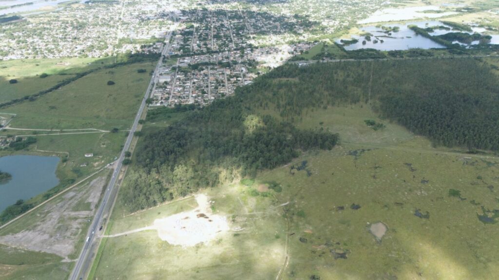 Vista da área do projeto de valorização imobiliária do BNDES e de arredores de Seropédica (foto: divulgação UFRRJ)