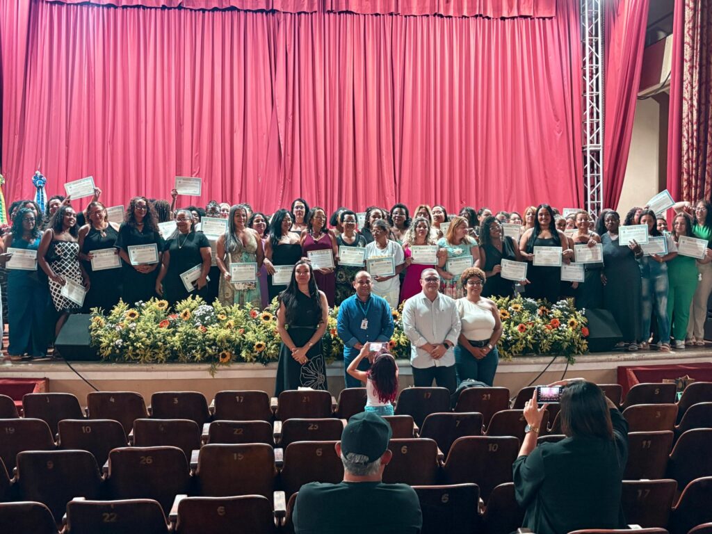 Moradoras do município se qualificam pelo PRONATEC – Mulheres Mil em parceria com a UFRRJ e a Secretaria de Assistência Social (foto: divulgação Prefeitura de Japeri)